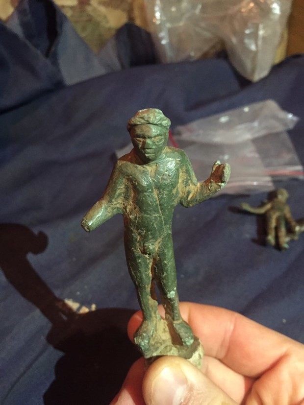 Yatağının altından tarihi eser fışkırdı 6