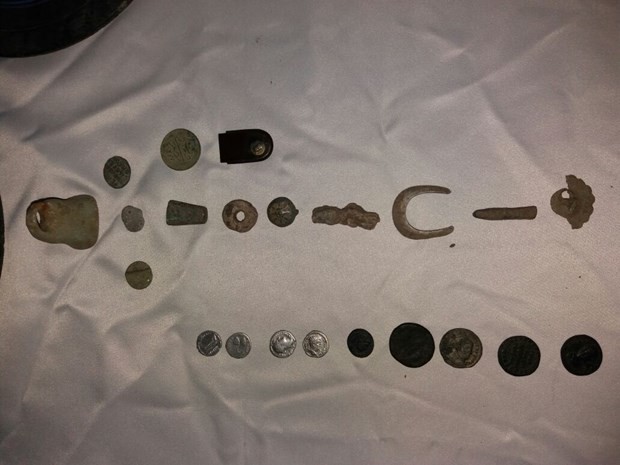 Yatağının altından tarihi eser fışkırdı 7