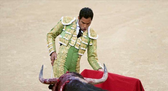 Matadorun gözünü böyle çıkardı 16