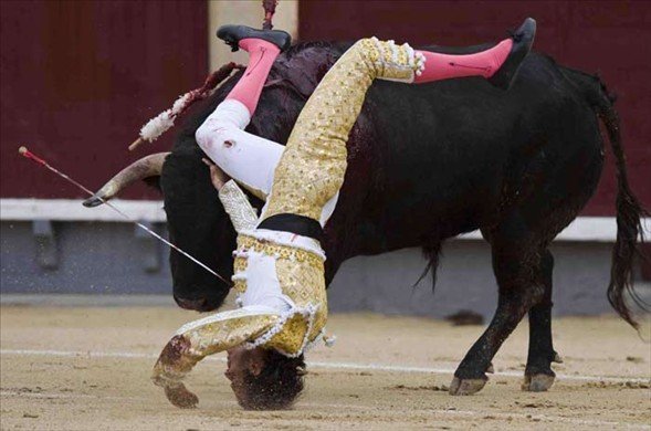 Matadorun gözünü böyle çıkardı 8