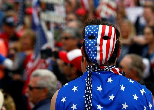 Gülerek linç ettiler 13