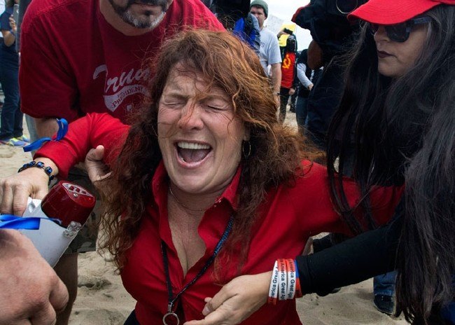 Gülerek linç ettiler 15