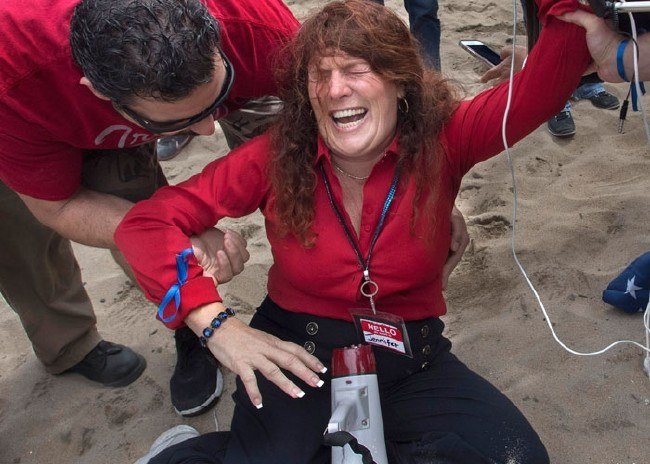 Gülerek linç ettiler 16