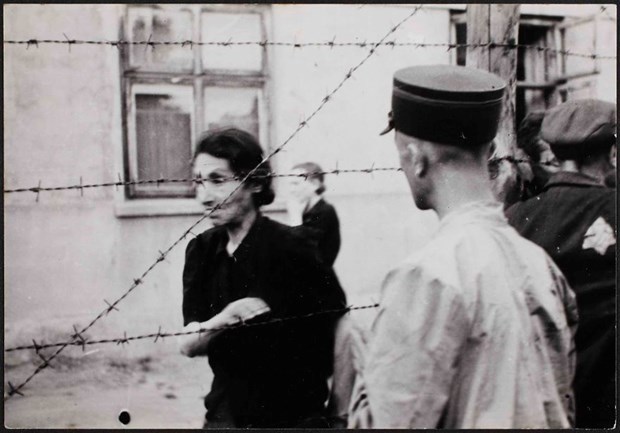 Nazi vahşetini gizlice fotoğrafladı 21
