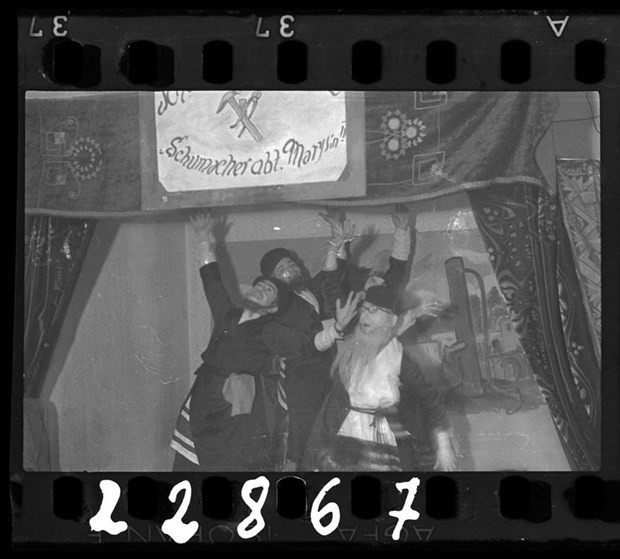 Nazi vahşetini gizlice fotoğrafladı 42