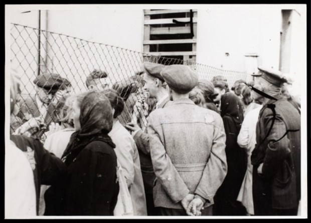 Nazi vahşetini gizlice fotoğrafladı 51