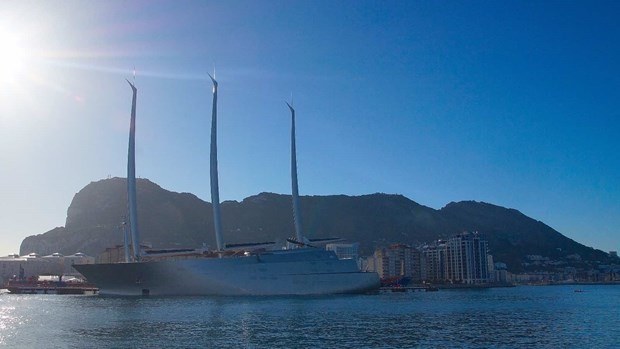 Rus milyarderin yatı görüntülendi 3