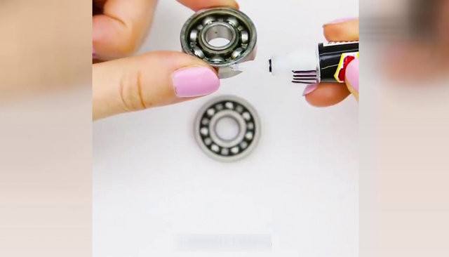 Dört rulman satın alarak kendi stres çarkını yaptı! 2