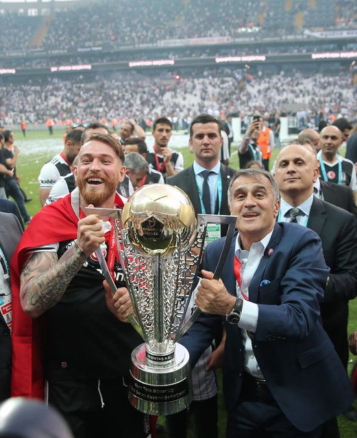 Beşiktaş'ın şampiyonluk kutlamasından kareler 38