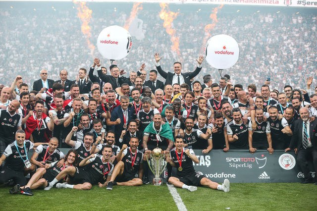 Beşiktaş'ın şampiyonluk kutlamasından kareler 29