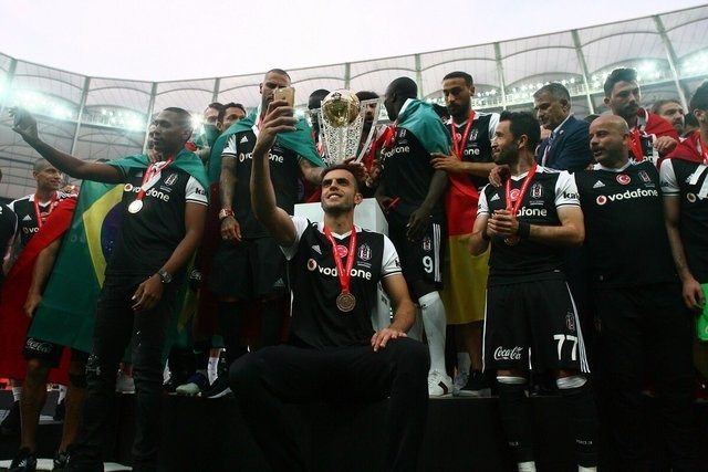 Beşiktaş'ın şampiyonluk kutlamasından kareler 17