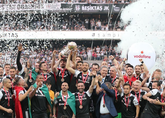 Beşiktaş'ın şampiyonluk kutlamasından kareler 32