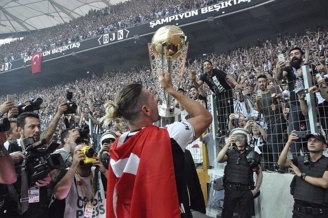 Beşiktaş'ın şampiyonluk kutlamasından kareler 9