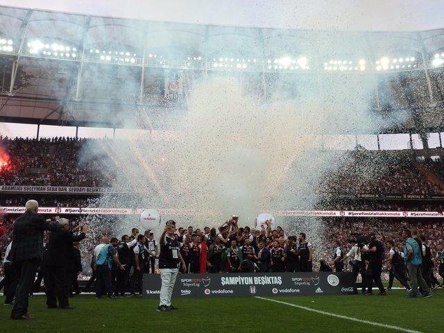 Beşiktaş'ın şampiyonluk kutlamasından kareler 15