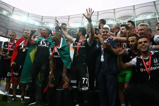 Beşiktaş'ın şampiyonluk kutlamasından kareler 18