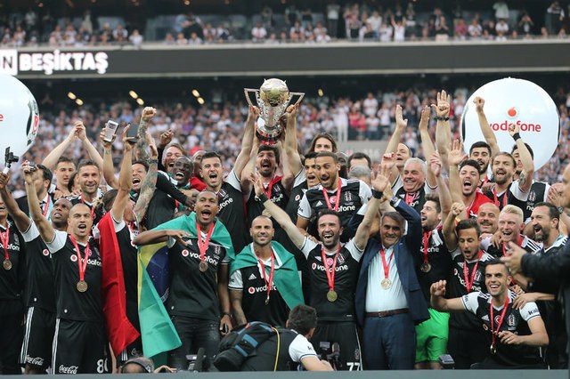 Beşiktaş'ın şampiyonluk kutlamasından kareler 35