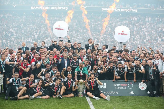 Beşiktaş'ın şampiyonluk kutlamasından kareler 24