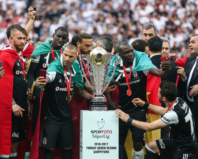 Beşiktaş'ın şampiyonluk kutlamasından kareler 42