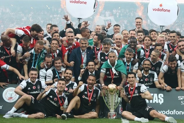 Beşiktaş'ın şampiyonluk kutlamasından kareler 13