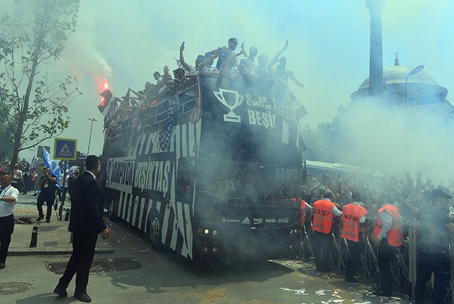 Beşiktaş'ın şampiyonluk kutlamasından kareler 54