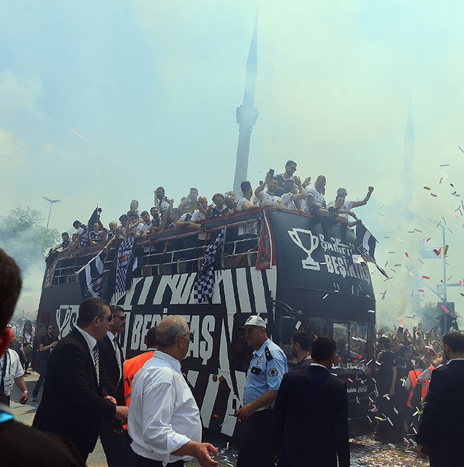 Beşiktaş'ın şampiyonluk kutlamasından kareler 56