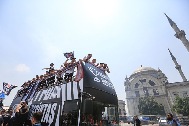 Beşiktaş'ın şampiyonluk kutlamasından kareler 63