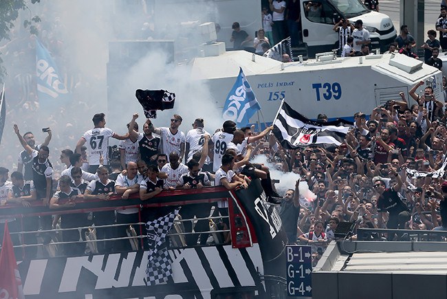 Beşiktaş'ın şampiyonluk kutlamasından kareler 72