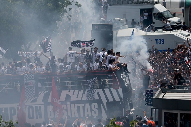 Beşiktaş'ın şampiyonluk kutlamasından kareler 74