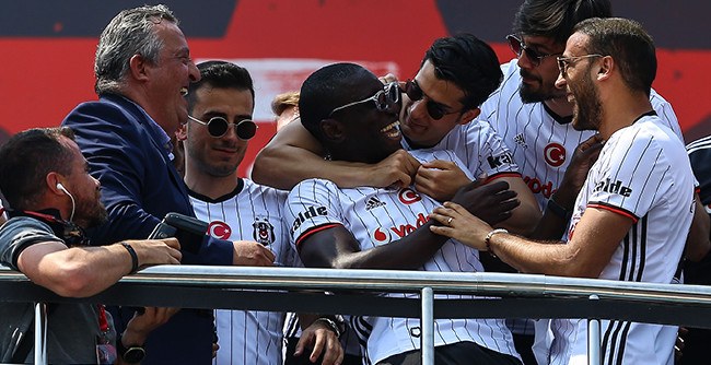 Beşiktaş'ın şampiyonluk kutlamasından kareler 97