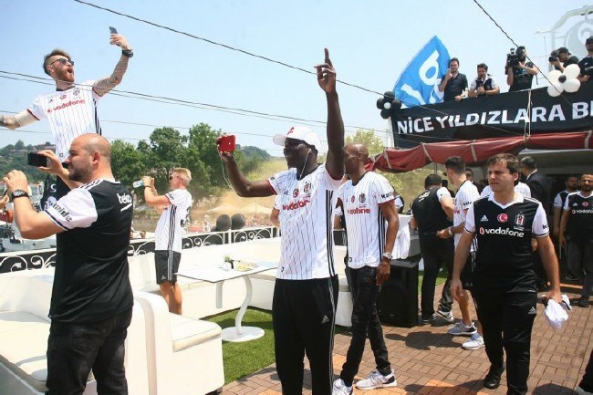 Beşiktaş'ın şampiyonluk kutlamasından kareler 78