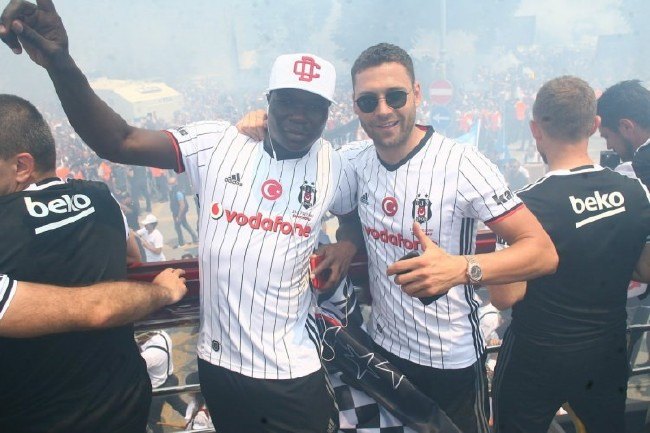 Beşiktaş'ın şampiyonluk kutlamasından kareler 93
