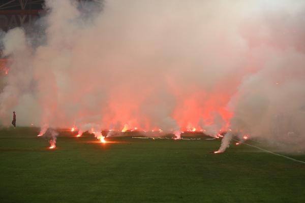 Eskişehir-Göztepe maçından şoke eden görüntüler 4