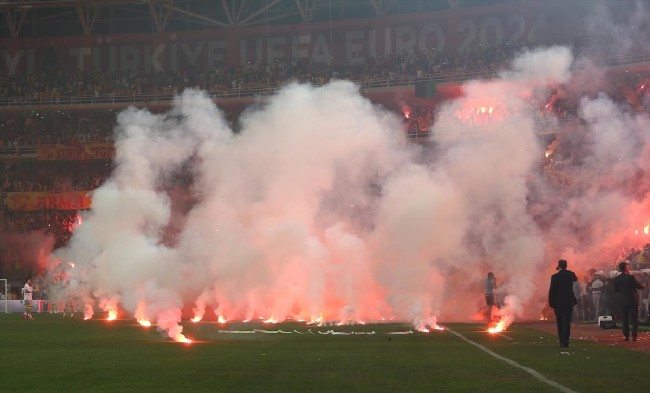 Eskişehir-Göztepe maçından şoke eden görüntüler 36