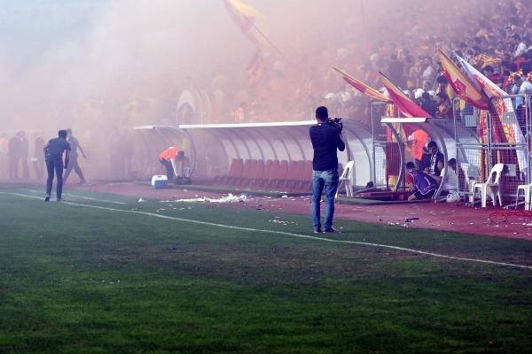 Eskişehir-Göztepe maçından şoke eden görüntüler 23