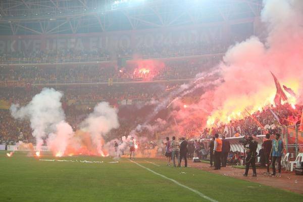 Eskişehir-Göztepe maçından şoke eden görüntüler 7