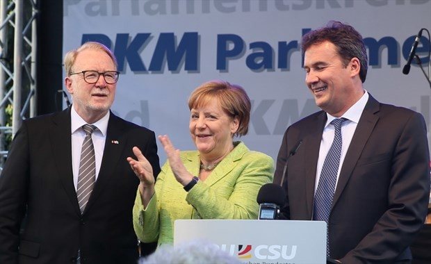 Merkel döner kesti - KARAR