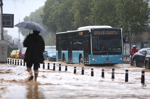 Sağanak gibi fotoğraf yağdı 4