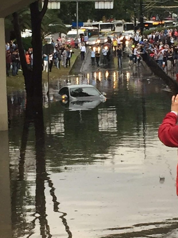 Sağanak gibi fotoğraf yağdı 20