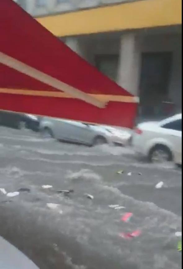 Sağanak gibi fotoğraf yağdı 49