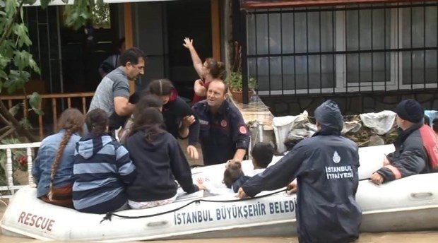 Sağanak gibi fotoğraf yağdı 24