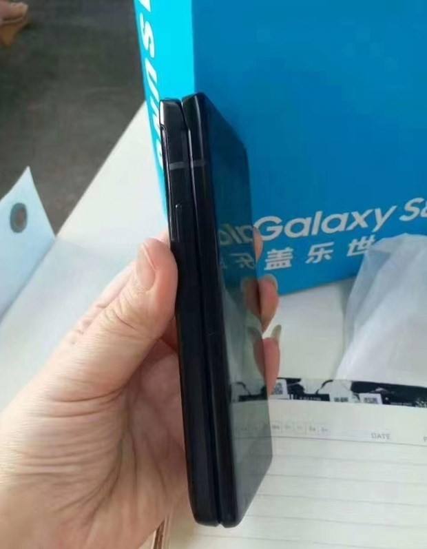 Samsung'dan yeni nesil kapaklı telefon 2