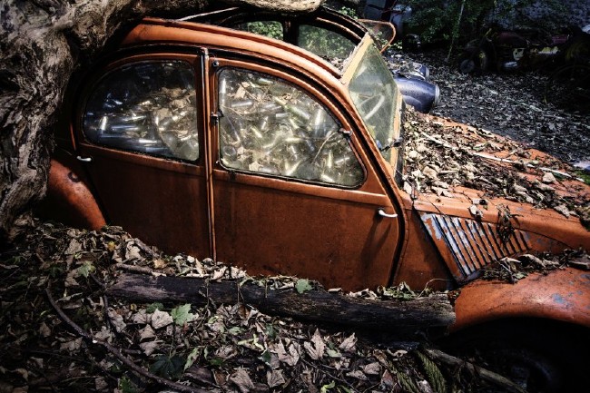 Sanat için otomobillerini hurdaya çıkardı 1