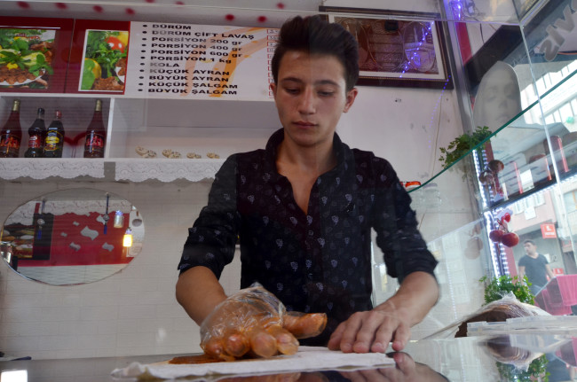 Bill Clinton'ın burnunu sıkan Erkan bebek 18 yaşında 5