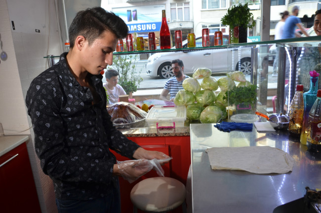 Bill Clinton'ın burnunu sıkan Erkan bebek 18 yaşında 6