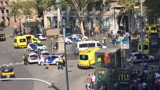 Barcelona'da terör saldırısından ilk görüntüler 14