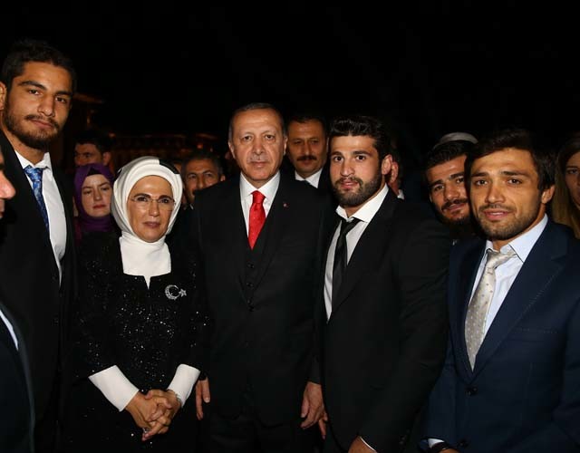 30 Ağustos resepsiyona kimler katıldı? 24