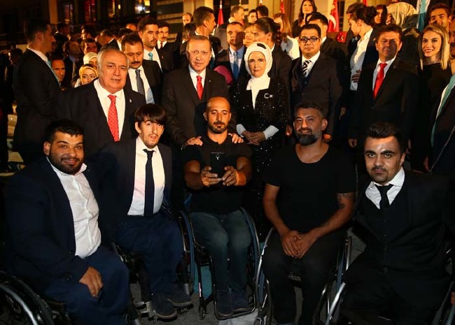 30 Ağustos resepsiyona kimler katıldı? 22