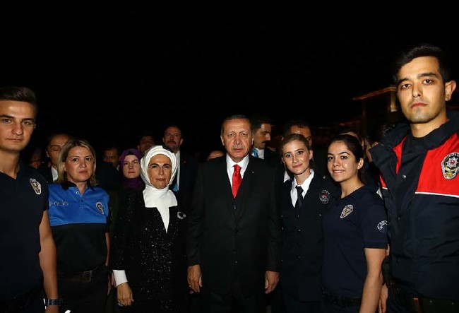 30 Ağustos resepsiyona kimler katıldı? 7