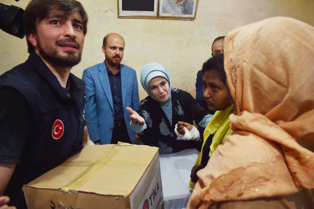 Emine Erdoğan acılarına ortak oldu 9