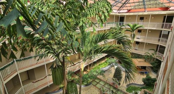 Dünyaca ünlü plaj kasırgadan yok oluyor 2